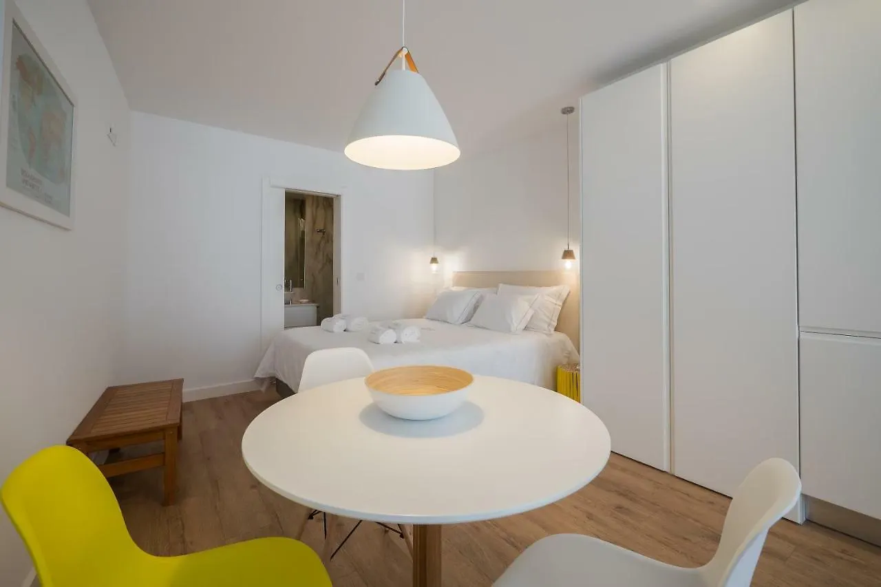 Castle Terrace Exclusive Apartment - Home By The Castle Apartment Lisbona